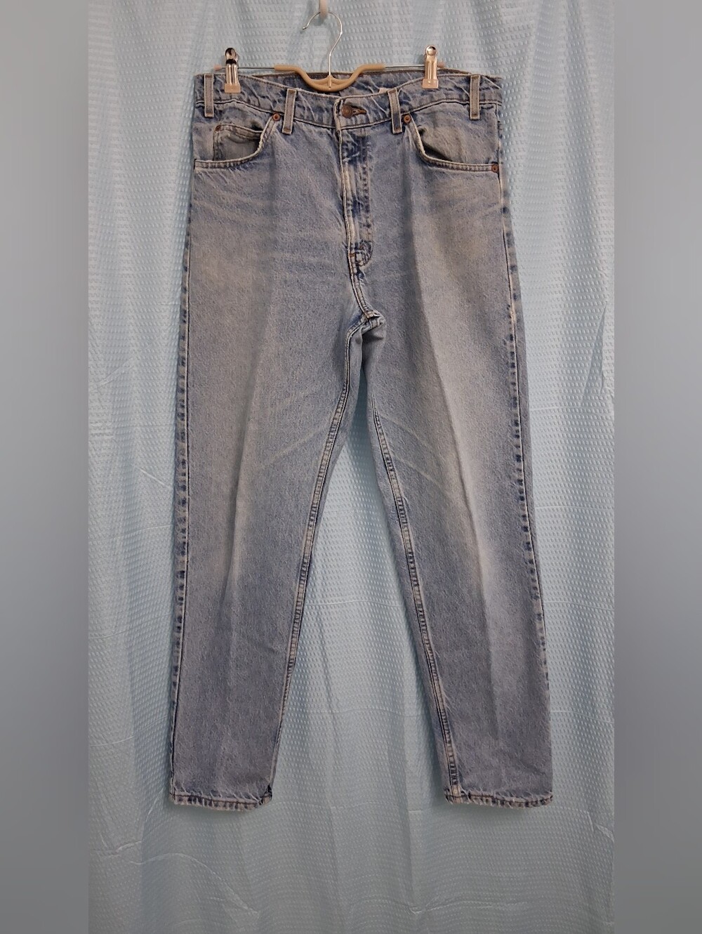 Vintage Orange Tab 550 Levi's Straight-Leg Jeans in Light Blue Denim